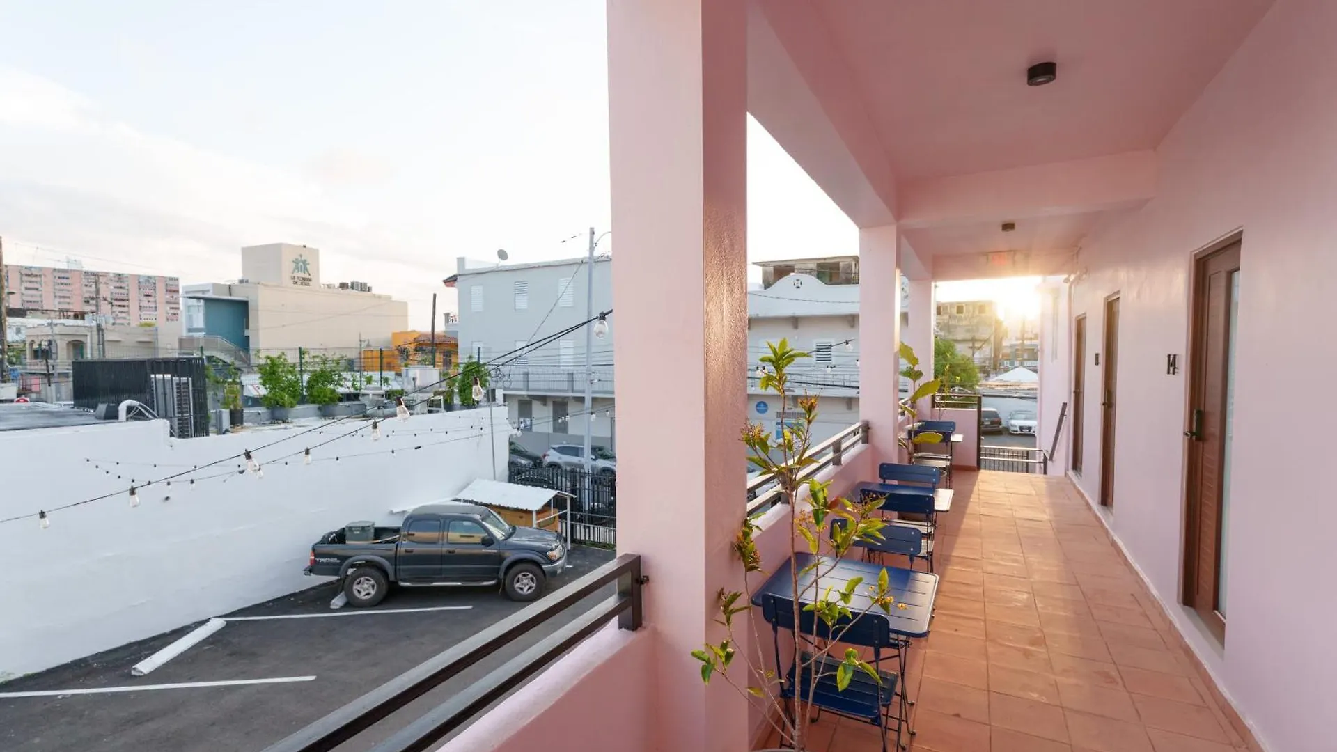 Room 9 Sleek & Serene Stay In San Juan Porto Rico
